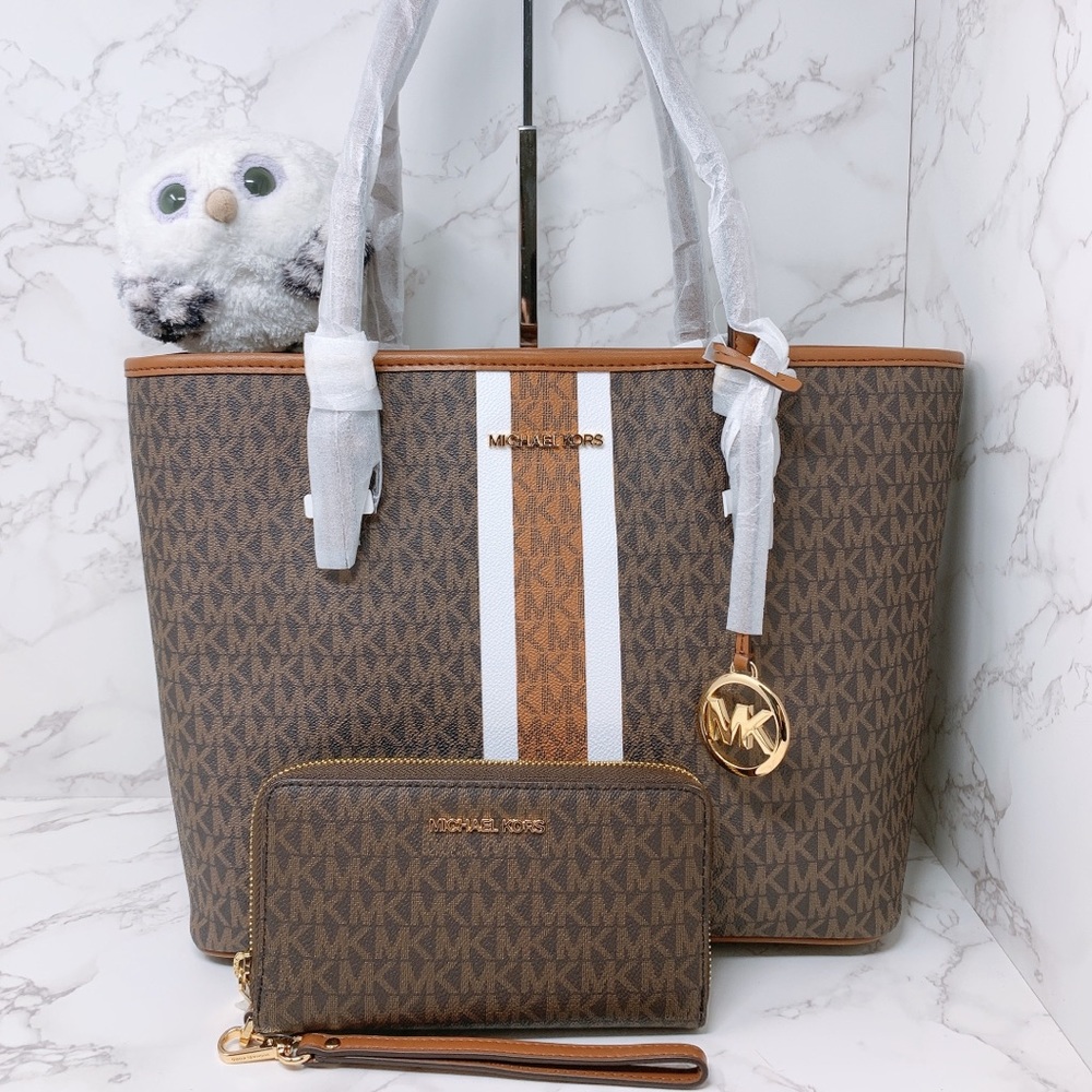 Michael Kors JST Medium Carryall Tote Set